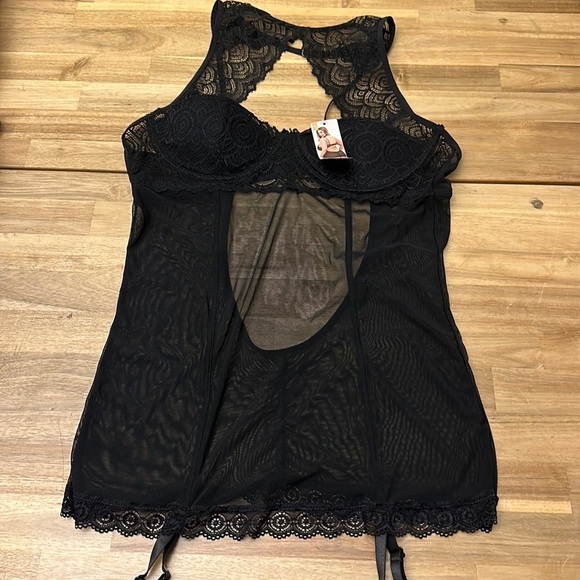 BACI ⭐️ lace halter mini dress with garters - Picture 3 of 9